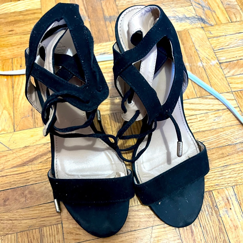Like New Size 7 Women’s Heels